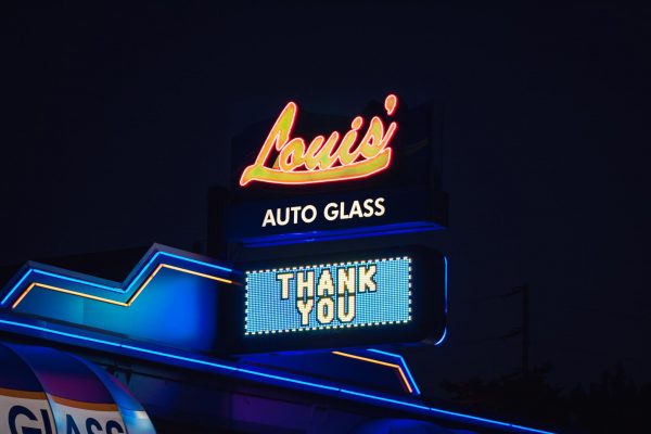 Louis Auto Glass Electronic Message Center Projecting Sign